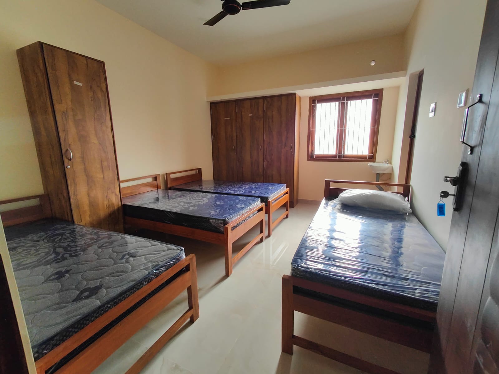 WhatsApp Image 2025-09-10 at 21.48.39 (1)